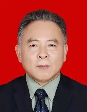 林新德：浏阳市淮川德哥鱿鱼店负责人
