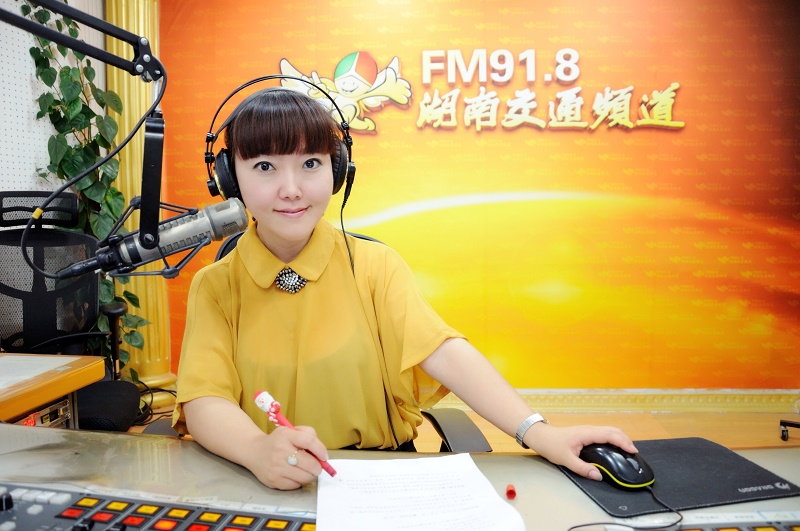 丹阳：既握话筒，怎可不发声