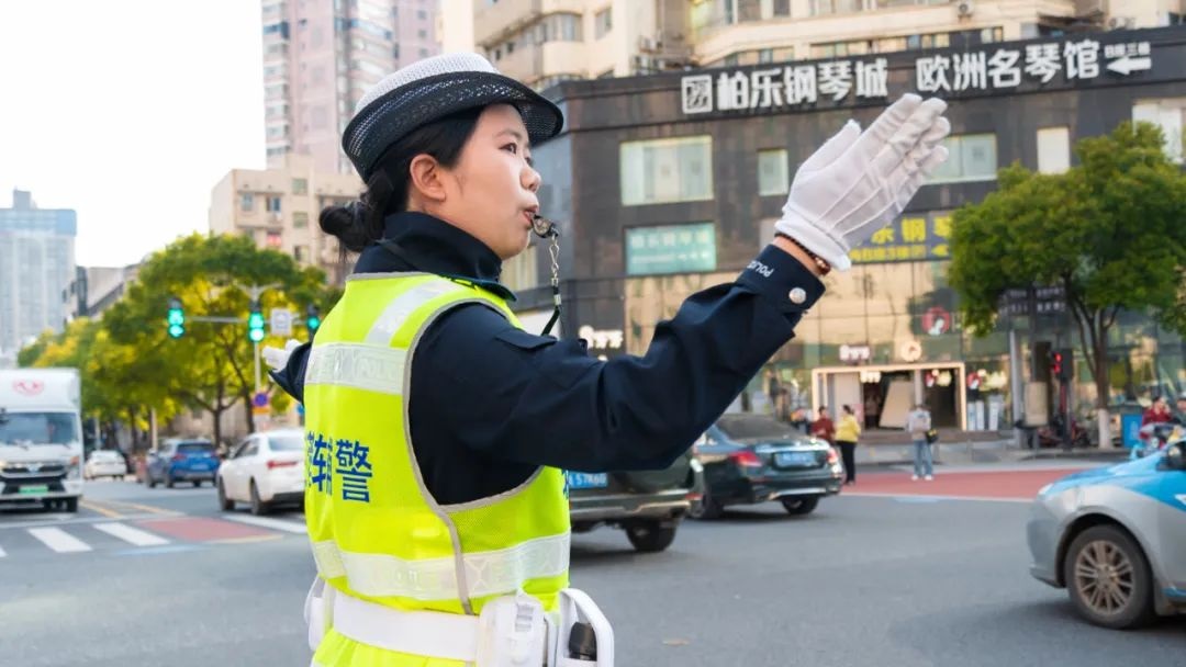 辅警李雅岚：如果你经常路过解放西一定见过她！