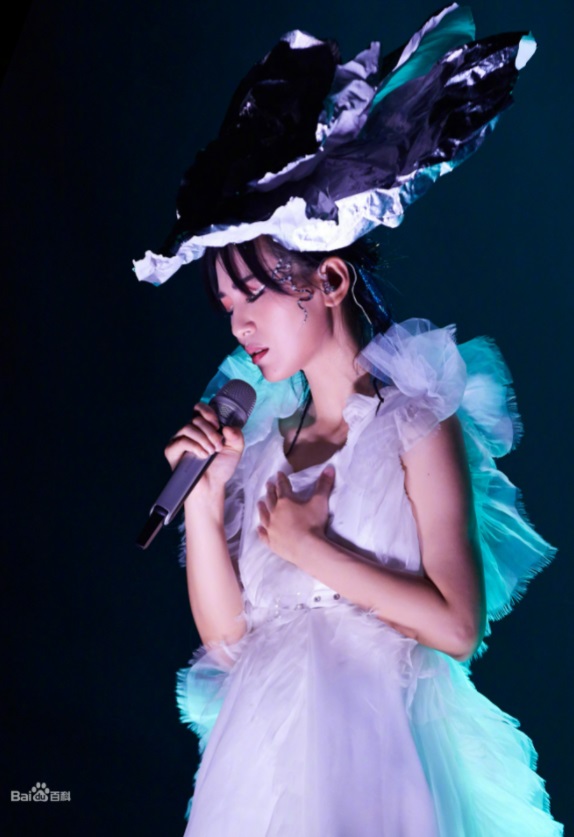 周笔畅：华语流行乐女歌手、词曲创作人、演员
