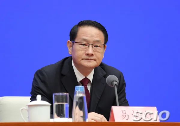 易炼红：担任全国人大财政经济委员会副主任委员