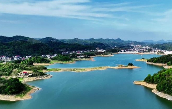 涟源名景 | 白马湖光生瑞气，紫云英色绽春天