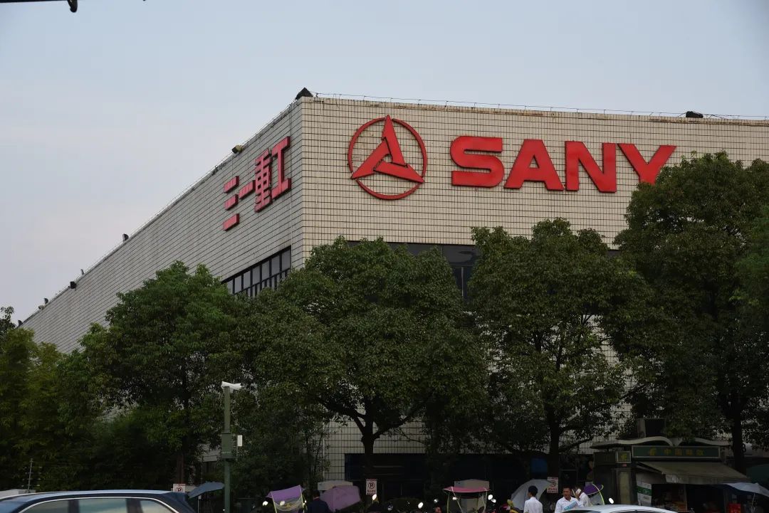 80万股民，等待中国前首富归来