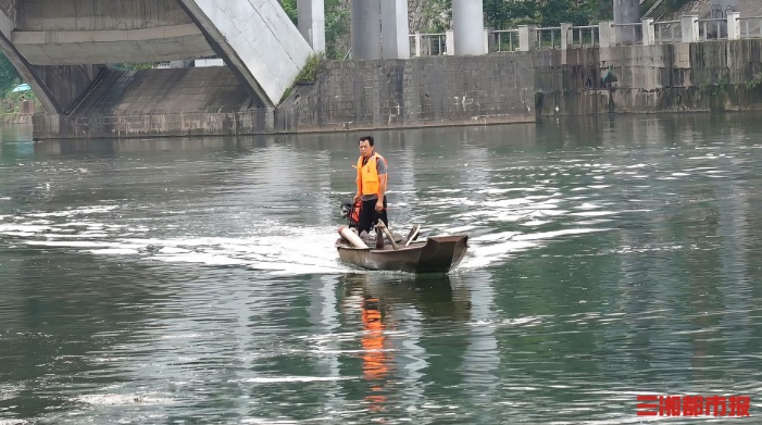 26℃丨“快一秒，孩子就早一秒脱离危险”，环卫大叔勇救落水少年