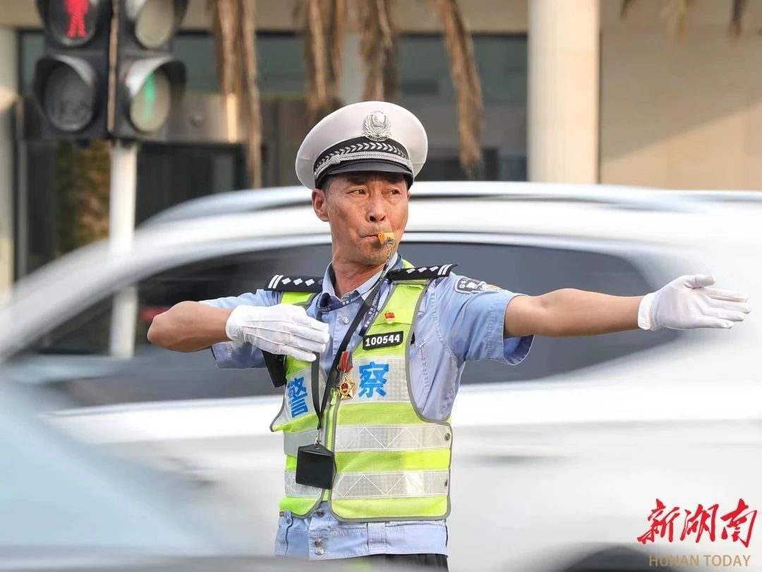 常德名警 | “口哨哥”曾祥富的哨声更响了