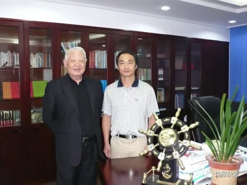 名家评论 | 欧阳白：对洛夫诗歌《倾听》的简要解读