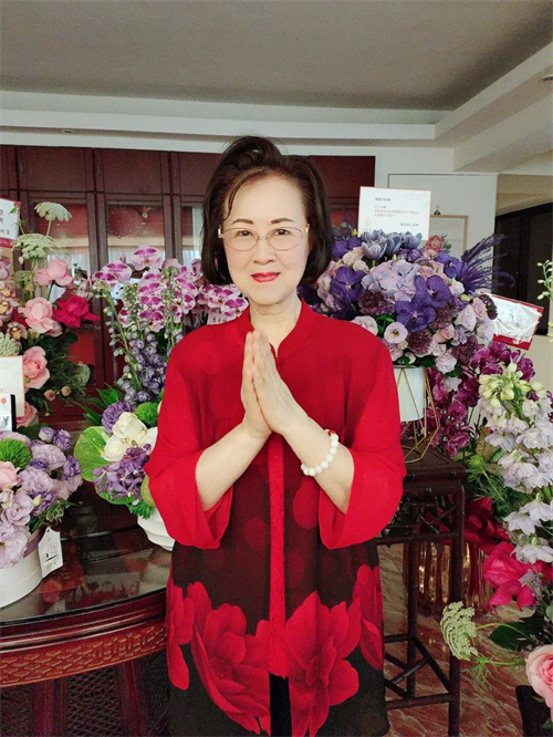 一代言情教母琼瑶，爱得轰轰烈烈，告别却如此决绝、豁达