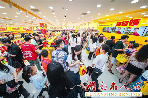 湖南人，快要“垄断”中国零食业了