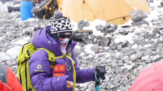 湖南首位！她两次登顶珠峰，却在8800米处崩溃痛哭