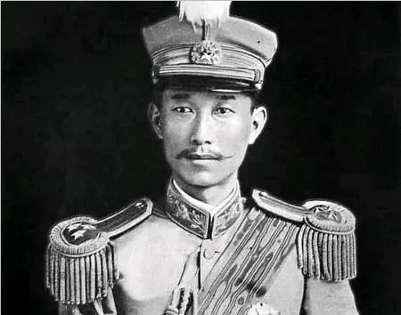 岳麓为证，蔡锷若不早逝，很可能也是乱世枭雄，跟其他军阀没区别。