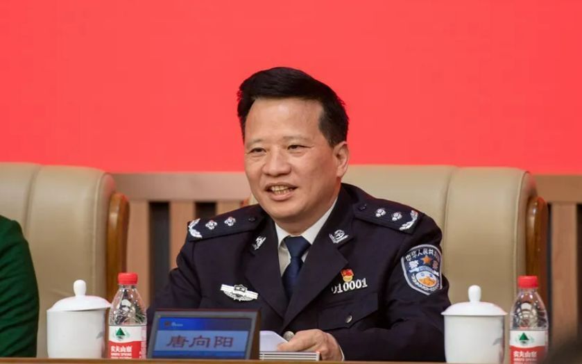 当过长沙市公安局局长，唐向阳不修私德、非法收受巨额财物