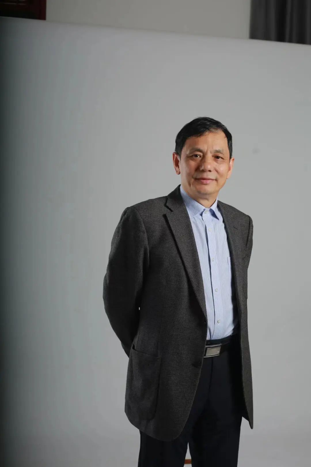 谭桂林评论 | 童年发现、物人对等与个人心史书写的重振——读蔡测海短篇小说集《假装是一棵桃树》
