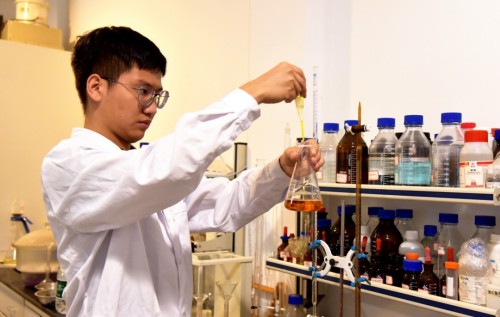 湖南这位在读学生开了家估值2亿的企业！