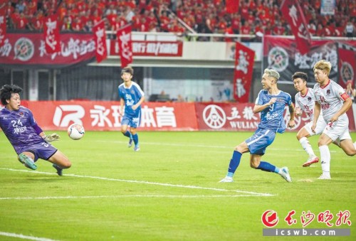 长沙队2比0击败衡阳队，先赛一轮登上“湘超”榜首