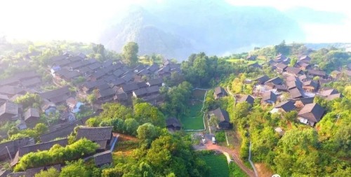 纪红建随笔 | 谭谈：我打算把老家的房子卖了！