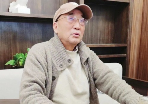 蔡测海：湖南省作协专业作家，湖南省作家协会副主席