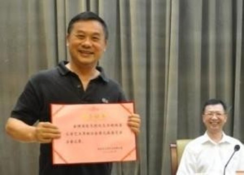 彭见明：湖南省文联名誉主席