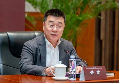 “准80后”钟君出任湖南日报社社长