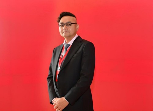 汤红辉诗歌 | 凭栏处，我想翻身一跃乘龙远遁