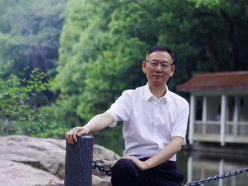 陈惠芳诗评丨贺星辉其人其诗