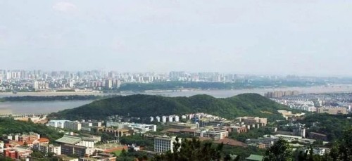 长沙天马山盗墓大案:传闻埋一吨黄金,跨省团伙带炸药,在大学旁夜盗汉代王陵!
