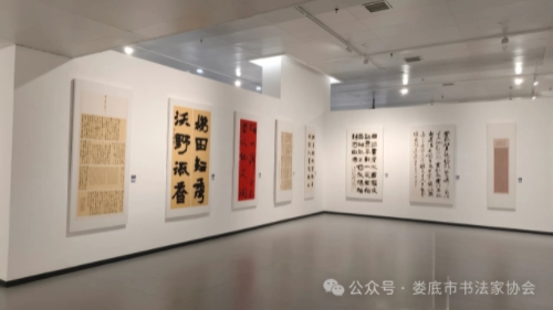 第二届娄底文化艺术季之“书润梅山——益阳娄底书法交流展”已启幕